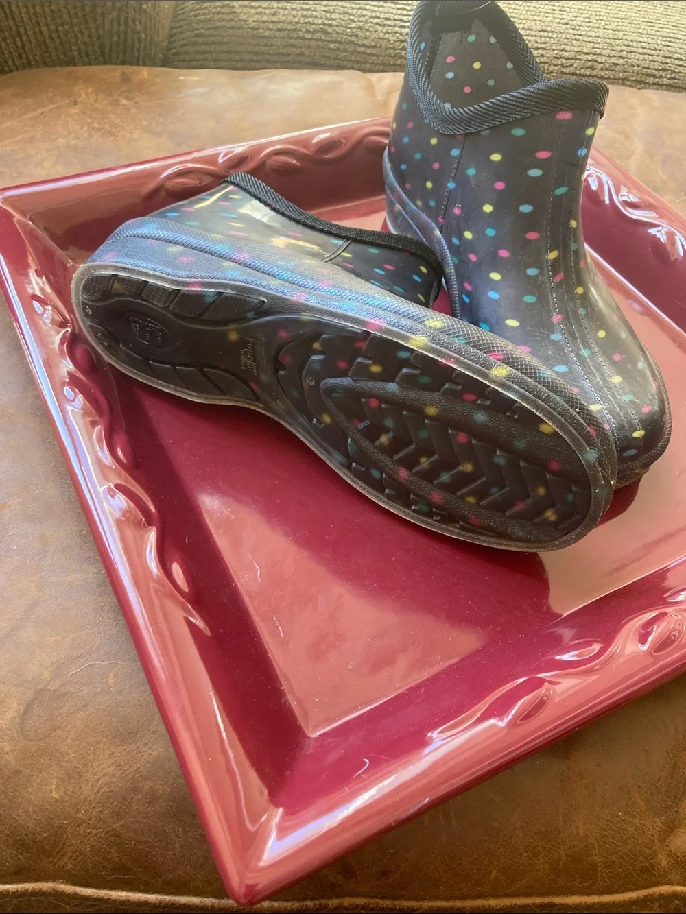 Rain Shoes.. size 8